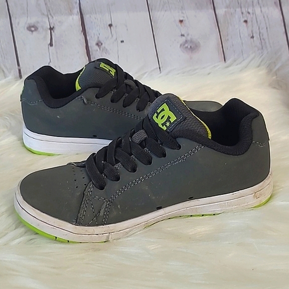 DC Shoe Company Skateboarding Gray  Leather Gaveler Sneakers Shoes Youth Size 12 - Picture 9 of 17